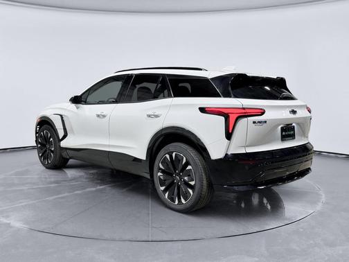 Summit White 2024 Chevrolet Blazer EV eAWD RS