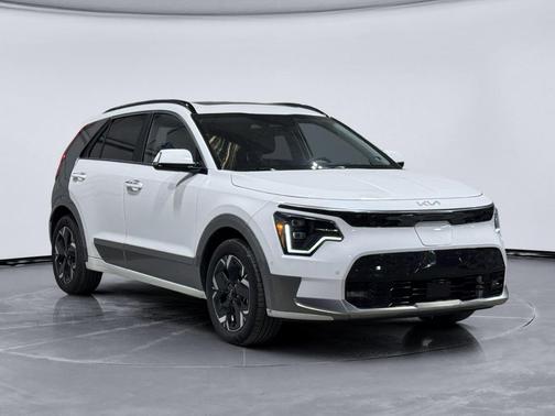 Snow White Pearl 2024 Kia Niro EV Wave