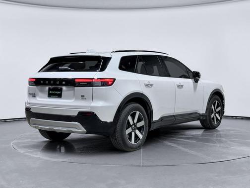 Snowfall Pearl 2025 Honda Prologue Touring