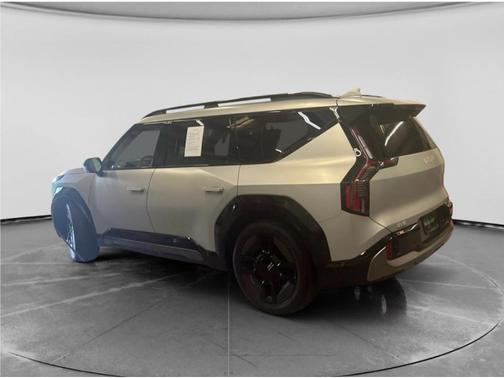 Ivory Silver Matte 2024 Kia EV9 GT-Line