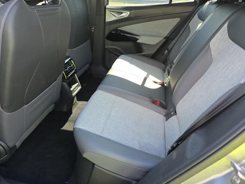 Silver Mist Metallic 2023 Volkswagen ID.4 Pro