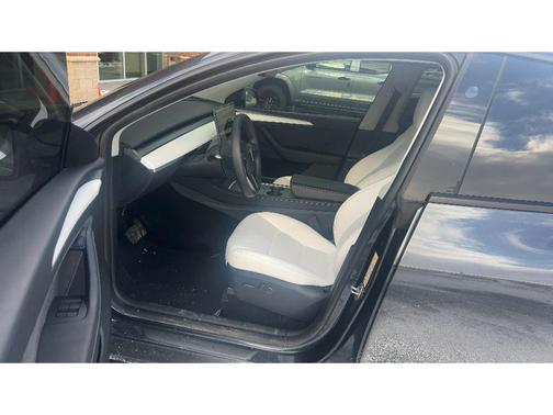 2025 Tesla Model Y Long Range