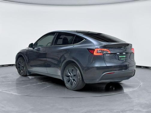 2025 Tesla Model Y Long Range