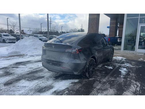 2025 Tesla Model Y Long Range