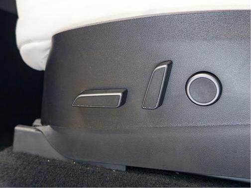 Pearl White Multi-Coat 2021 Tesla Model Y Long Range