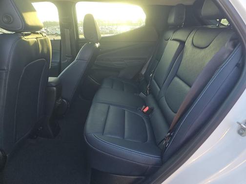 Summit White 2023 Chevrolet Bolt EUV Premier