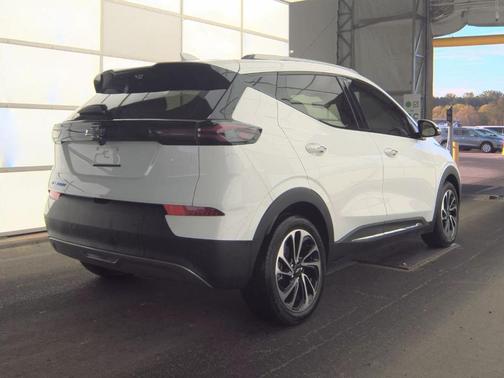 Summit White 2023 Chevrolet Bolt EUV Premier