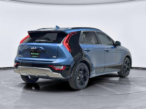 Mineral Blue 2023 Kia Niro Touring