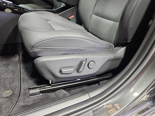 Interstellar Gray 2025 Kia Niro EV Wind