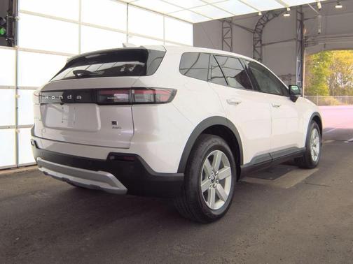 Snowfall Pearl 2024 Honda Prologue EX