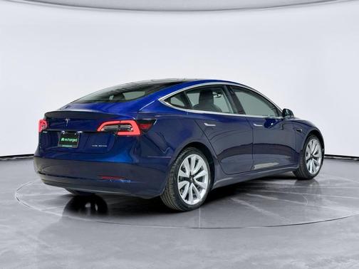 Deep Blue Metallic 2018 Tesla Model 3 Long Range