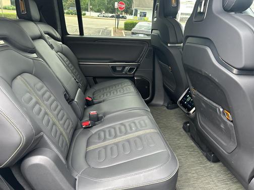 2023 Rivian R1S Adventure