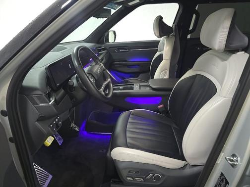 Ivory Silver 2024 Kia EV9 GT-Line