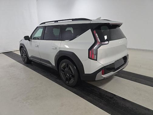 Ivory Silver 2024 Kia EV9 GT-Line