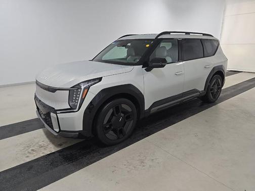 Ivory Silver 2024 Kia EV9 GT-Line