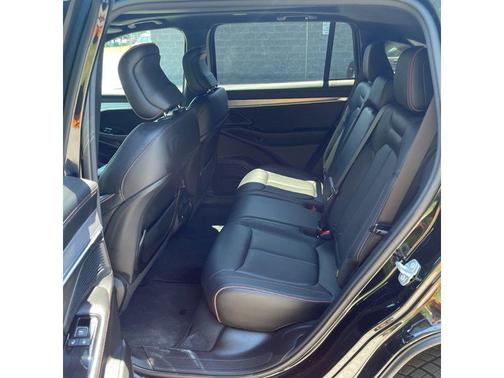 Diamond Black Crystal Pearlcoat 2024 Jeep Wagoneer S Launch Edition