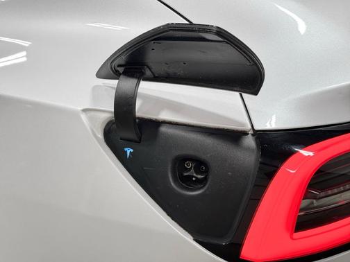 Pearl White Multi-Coat 2020 Tesla Model 3 Long Range