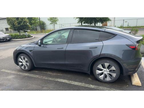 Midnight Silver Metallic 2021 Tesla Model Y Long Range