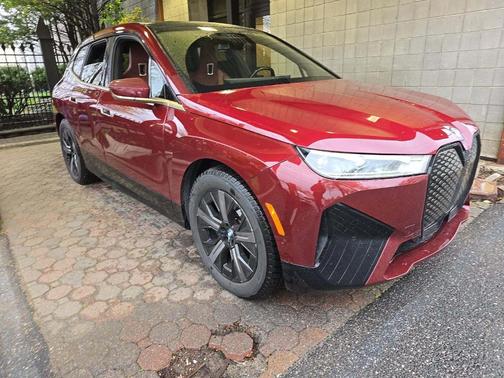 Aventurin Red Metallic 2024 BMW iX xDrive50