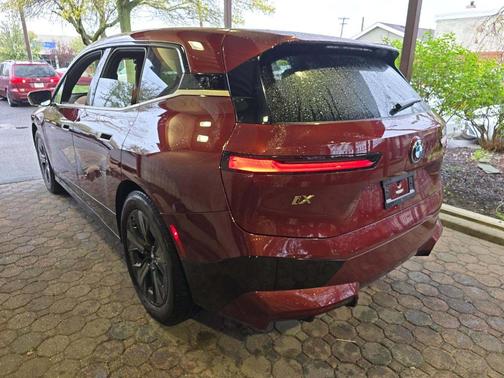 Aventurin Red Metallic 2024 BMW iX xDrive50