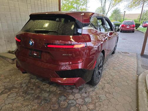 Aventurin Red Metallic 2024 BMW iX xDrive50