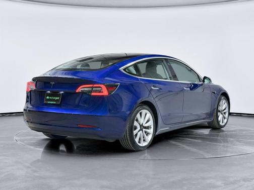 Deep Blue Metallic 2018 Tesla Model 3 Long Range