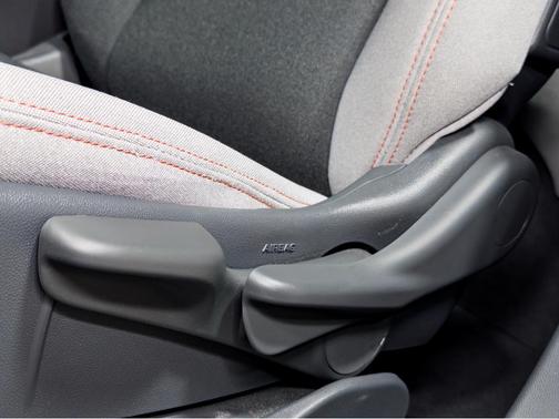 Summit White 2021 Chevrolet Bolt EV LT