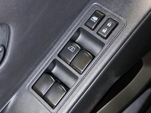 Cardinal Red Tricoat 2022 Nissan Frontier SV