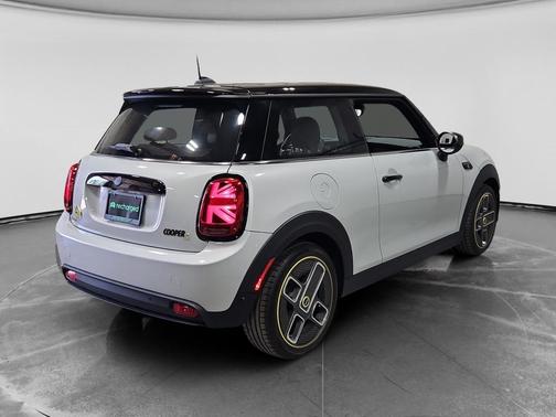 White Silver Metallic 2022 MINI Hardtop Cooper S