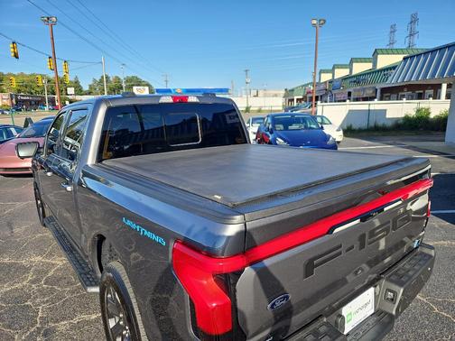 2023 Ford F-150 Lightning LARIAT