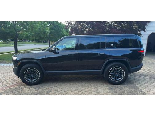 Midnight 2025 Rivian R1S Adventure