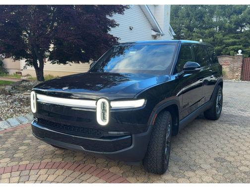 Midnight 2025 Rivian R1S Adventure