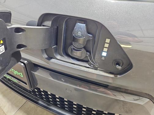 Ecotronic Gray Pearl 2024 Hyundai KONA EV Limited