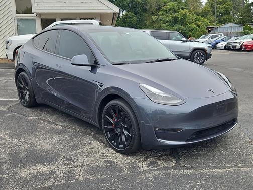 2023 Tesla Model Y Long Range