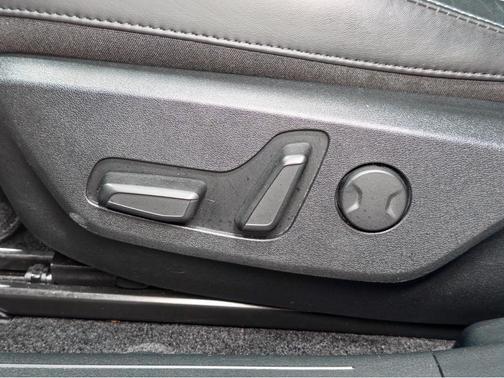 Yacht Blue 2023 Kia EV6 Wind