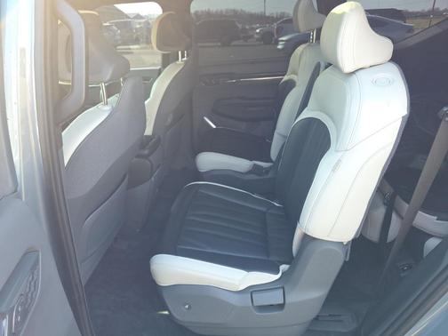 Iceberg Green 2024 Kia EV9 GT-Line