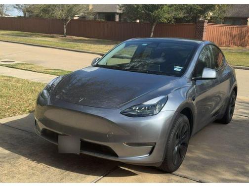 2025 Tesla Model Y Long Range
