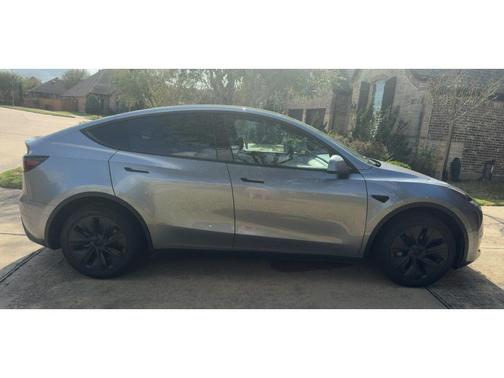 2025 Tesla Model Y Long Range