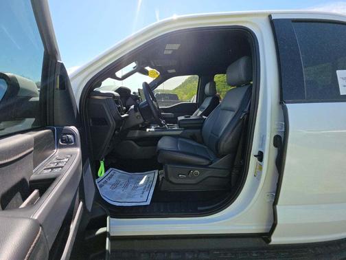 Oxford White 2025 Ford F-150 Lightning LARIAT