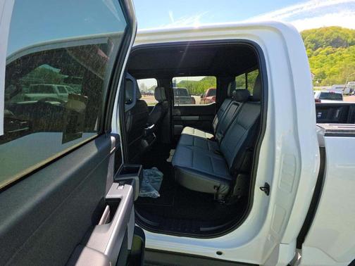 Oxford White 2025 Ford F-150 Lightning LARIAT