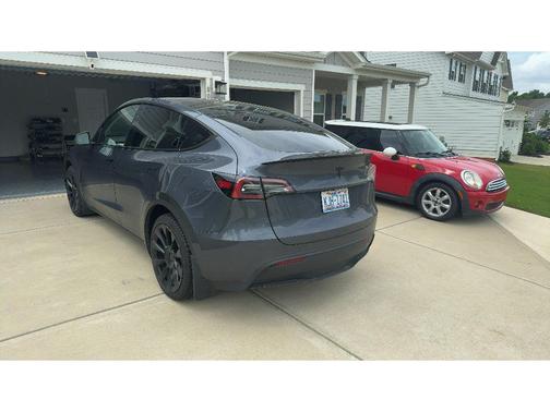 Midnight Silver Metallic 2023 Tesla Model Y Long Range