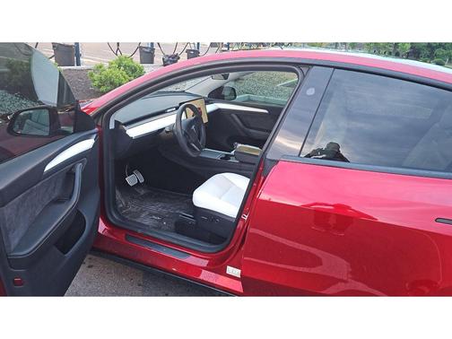 Diamond Black 2025 Tesla Model Y Performance