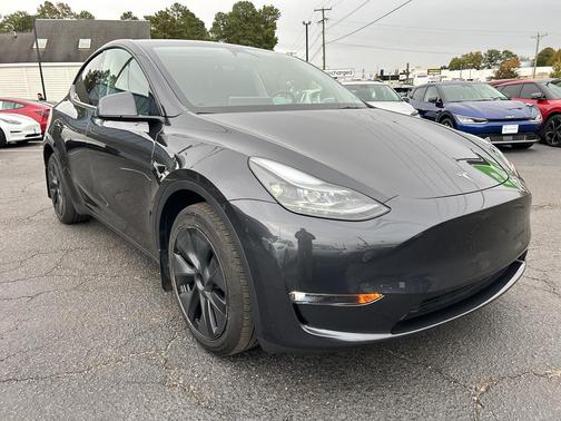 2024 Tesla Model Y Long Range