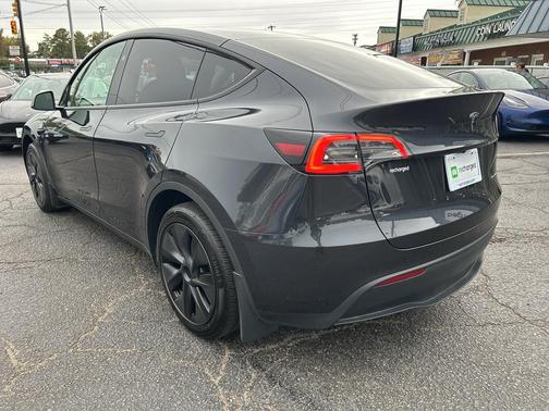 2024 Tesla Model Y Long Range
