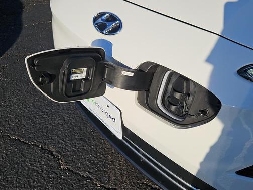 2023 Hyundai KONA EV SEL