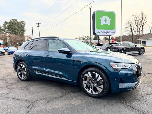 2022 Audi e-tron Premium