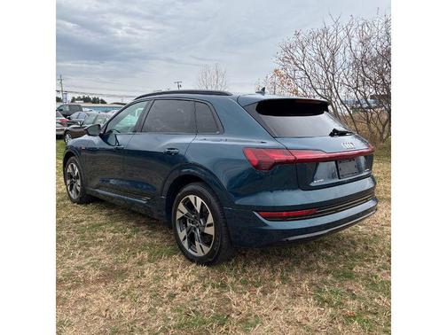 2022 Audi e-tron Premium