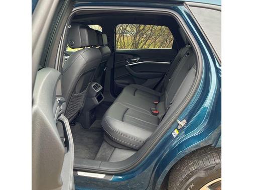 2022 Audi e-tron Premium