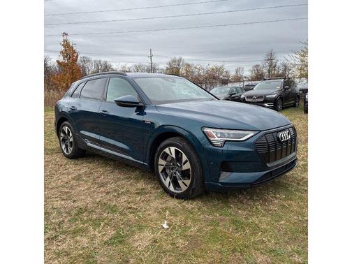 2022 Audi e-tron Premium