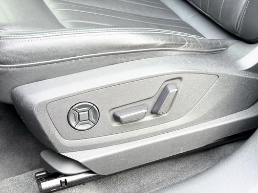 2022 Audi e-tron Premium